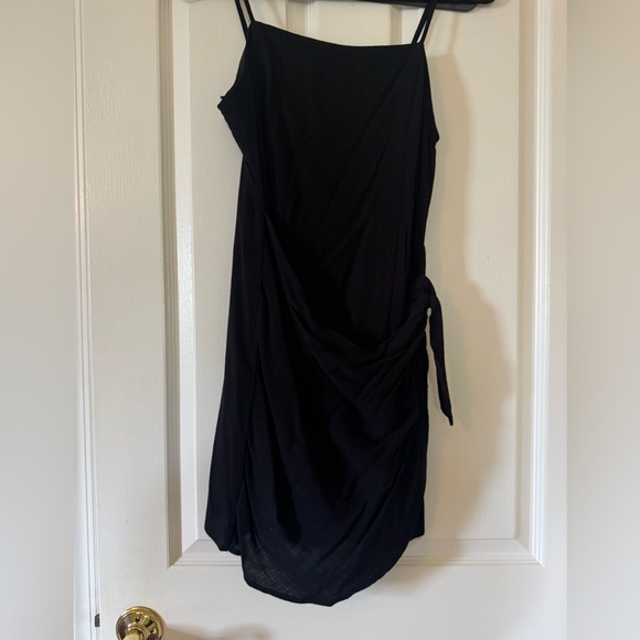 Forever 21 Black Ruched Wrap Dress - Size Medium - Picture 1 of 3